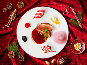 お菓子の国の祝宴をテーマにした肉料理