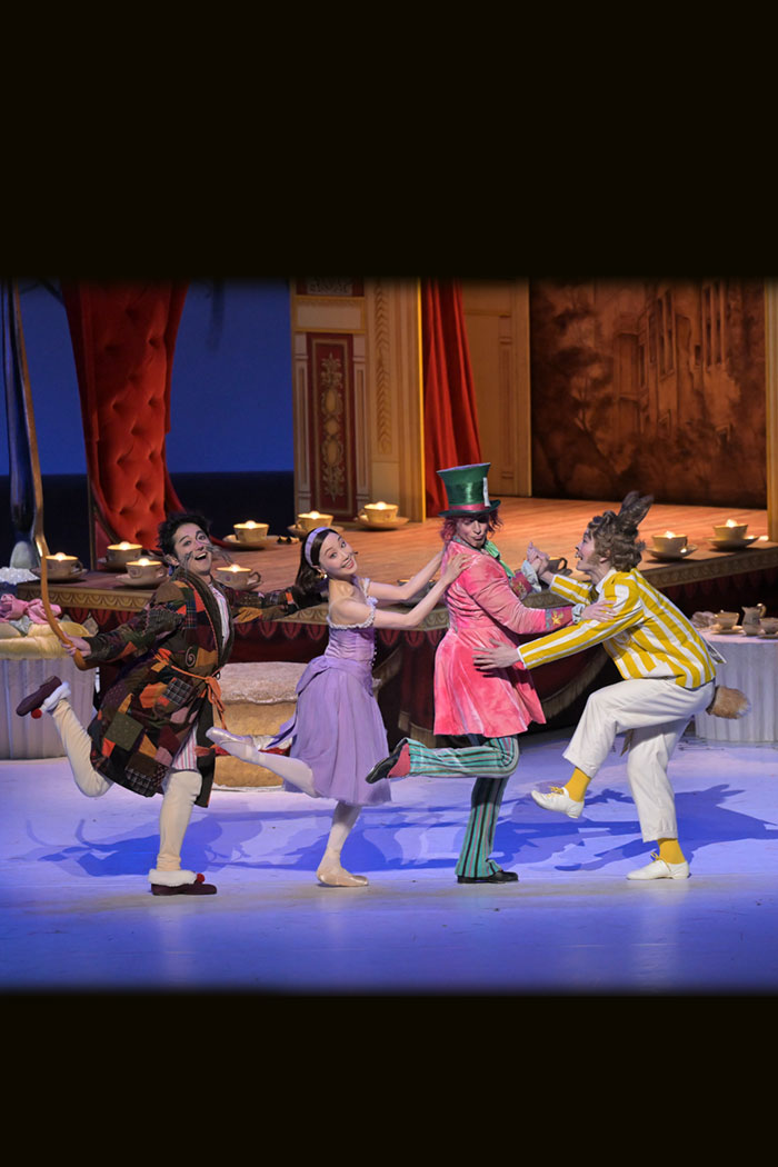 『不思議の国のアリス』眠りネズミ