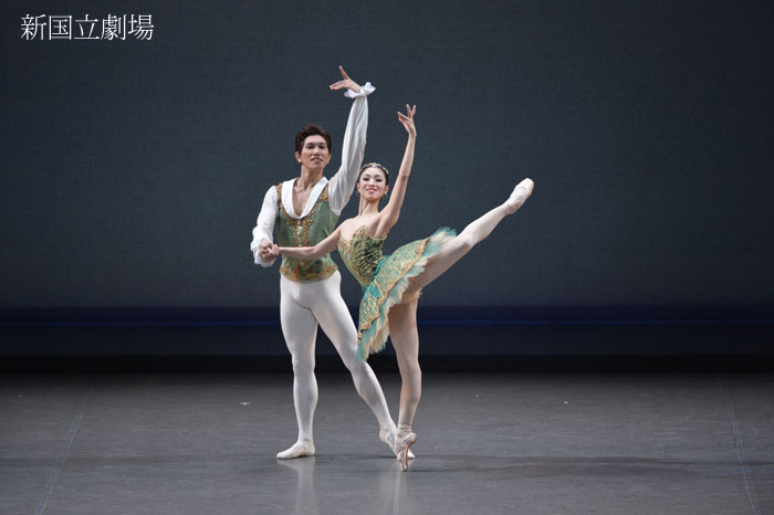 https://www.nntt.jac.go.jp/enjoy/record/upload_files/asteras2014_esmeralda-pas-de-deux.jpg